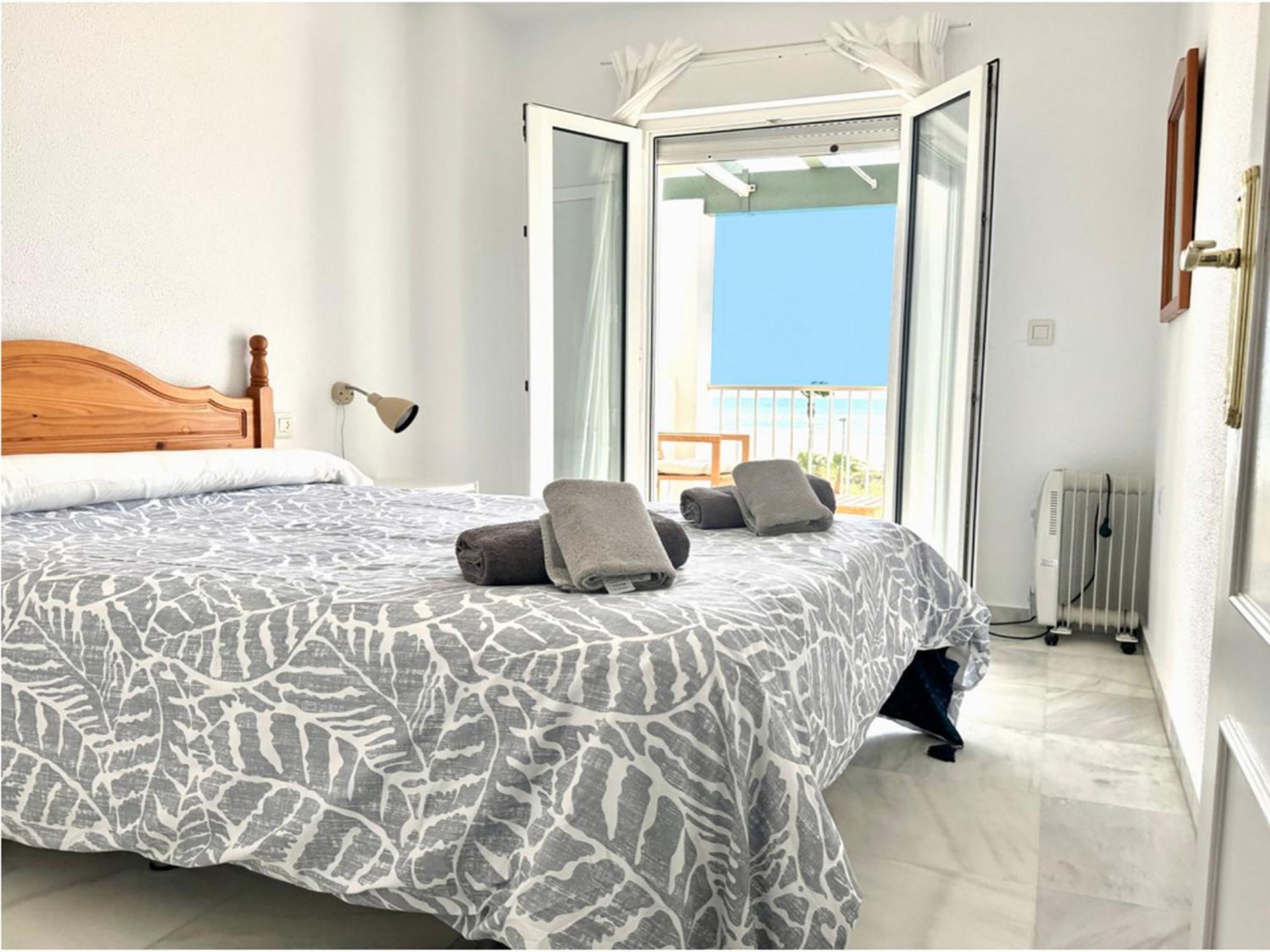 Santa Barbara B Front With Terrace, Sea View In And Garage In Conil Appartement